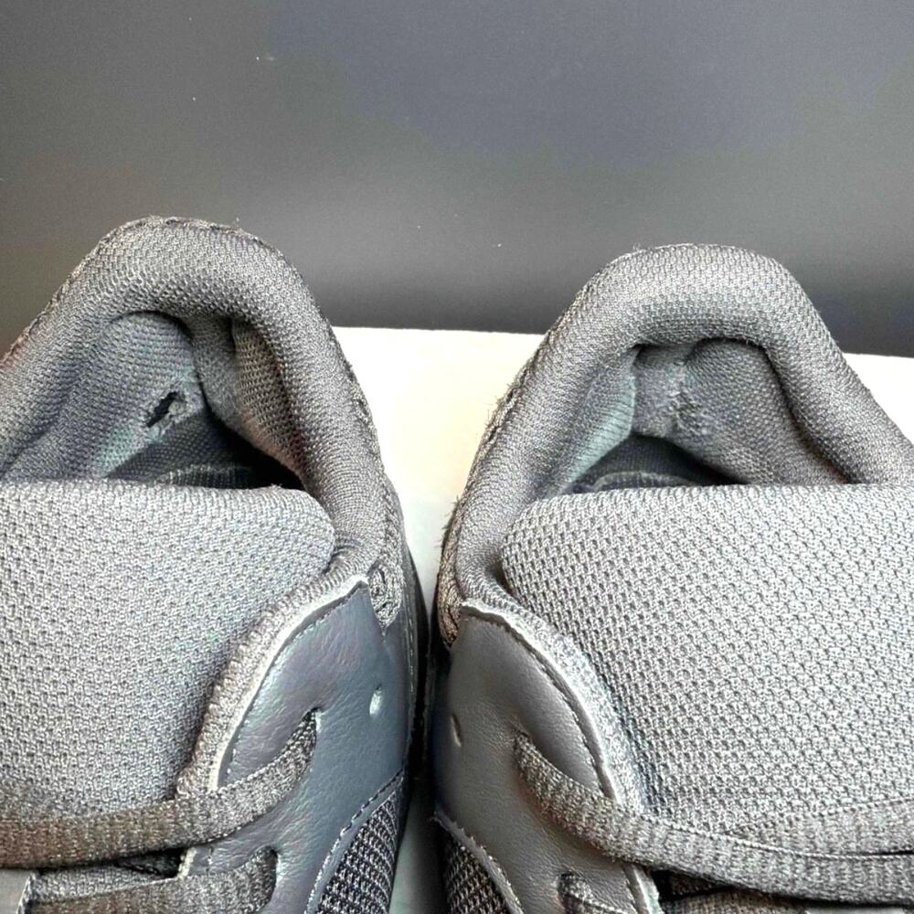 Adidas Yeezy Boost 700 “Utility Black” (2019) – FV5304 | 11M - Picture 6 of 13